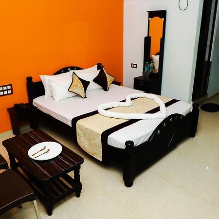 Отель Megha Residency Haveri Экстерьер фото