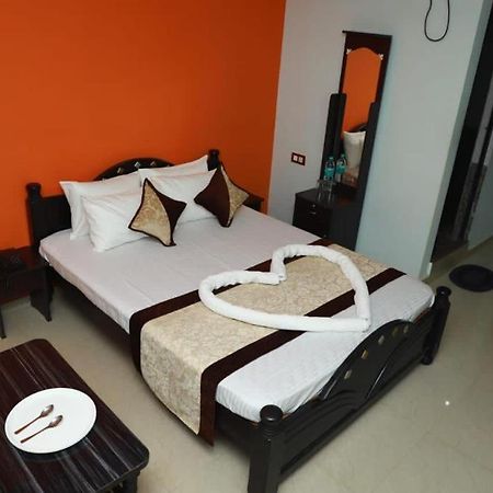 Отель Megha Residency Haveri Экстерьер фото