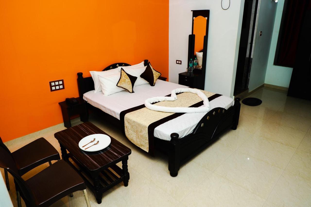 Отель Megha Residency Haveri Экстерьер фото