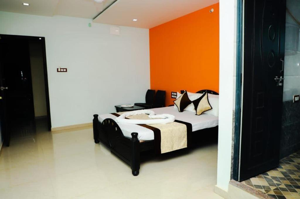 Отель Megha Residency Haveri Экстерьер фото